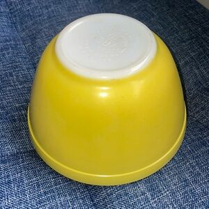 Pyrex 401 -1.5 pint bowl